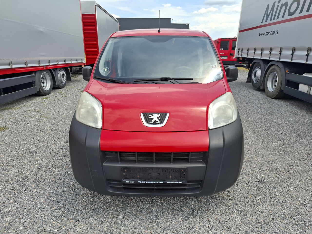 PEUGEOT Peugeot Bipper 1.3 HDI - Kisteherautó: 2 kép. PEUGEOT Peugeot Bipper 1.3 HDI - Kisteherautó: 2 kép.
