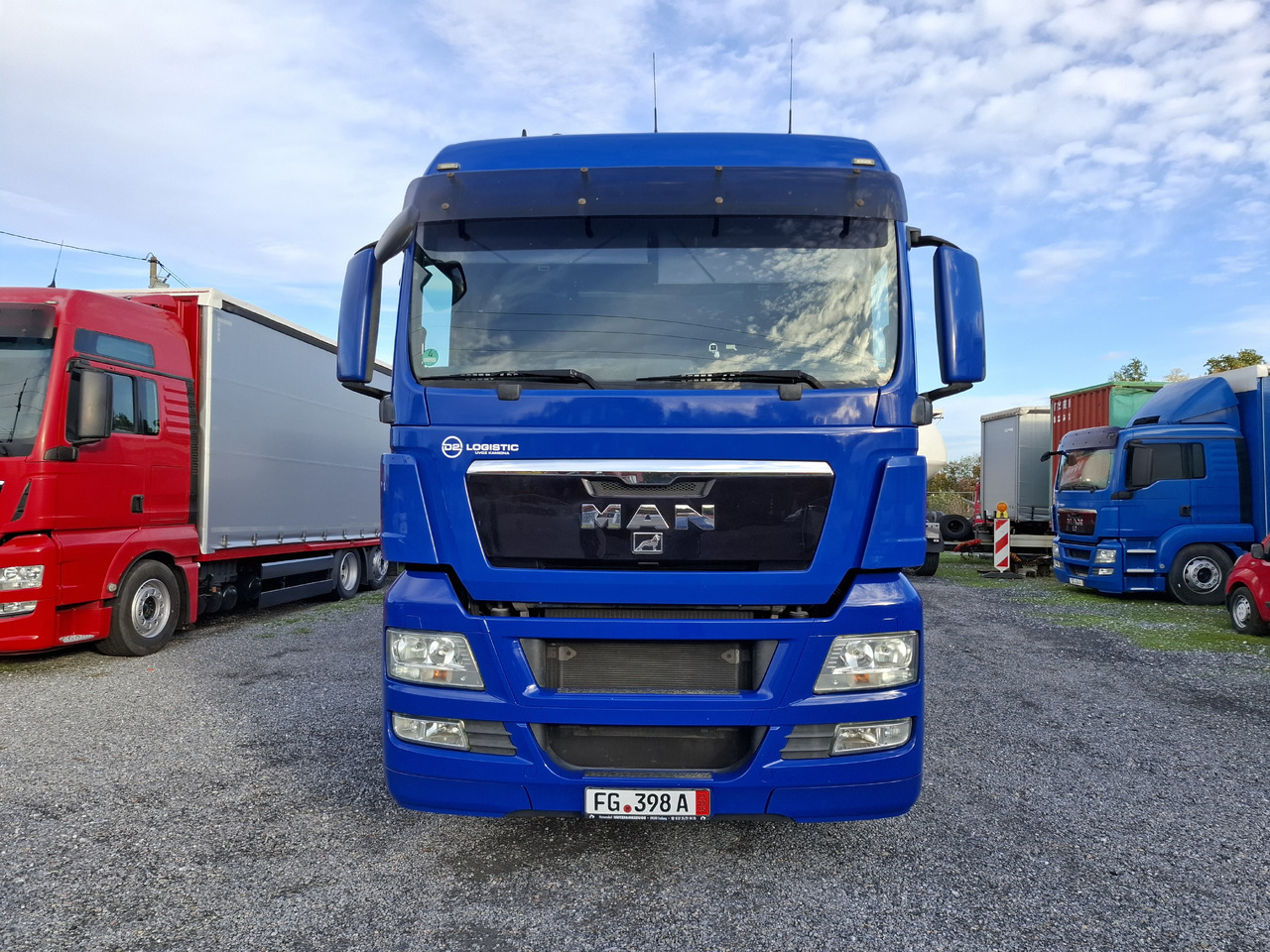 MAN TGX 26.440 E5 - Ponyvás teherautó: 2 kép. MAN TGX 26.440 E5 - Ponyvás teherautó: 2 kép.