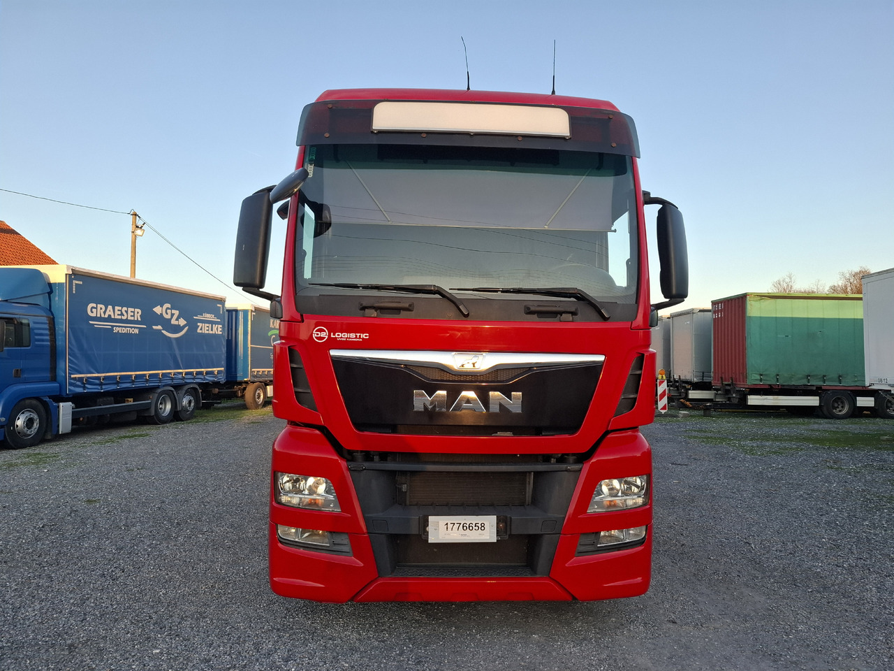 MAN TGX 26.440 E6 + SCHMITZ - Ponyvás teherautó: 2 kép. MAN TGX 26.440 E6 + SCHMITZ - Ponyvás teherautó: 2 kép.
