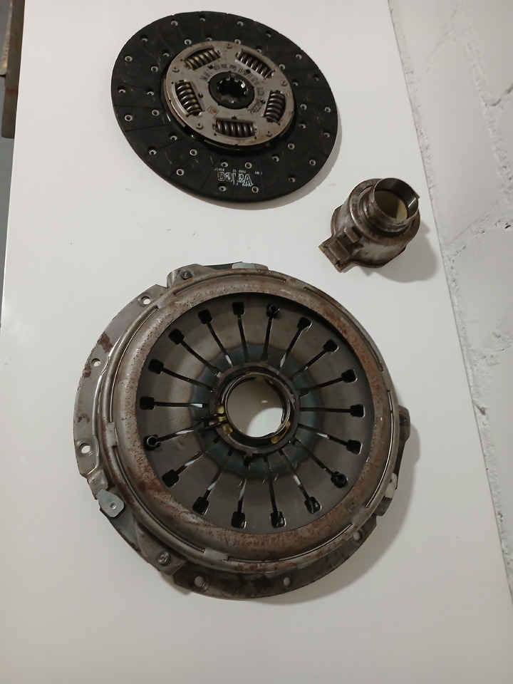 Clutchkit DT790503 for IVECO Eurocargo - Erőátvitel: 1 kép. Clutchkit DT790503 for IVECO Eurocargo - Erőátvitel: 1 kép.