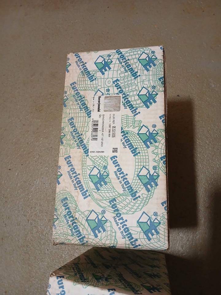 Euroricambi synchronizerkit ZF 112,130,160,190 - Sebességváltó és alkatrészek: 1 kép. Euroricambi synchronizerkit ZF 112,130,160,190 - Sebességváltó és alkatrészek: 1 kép.