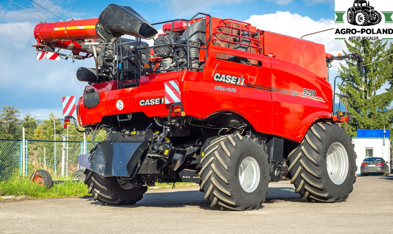 CASE IH IH 9250 AFS - 2019 ROK - 4X4 - 10,7 M. - GPS - AUTOPILOT - 2754H - Kombájn: 5 kép. CASE IH IH 9250 AFS - 2019 ROK - 4X4 - 10,7 M. - GPS - AUTOPILOT - 2754H - Kombájn: 5 kép.