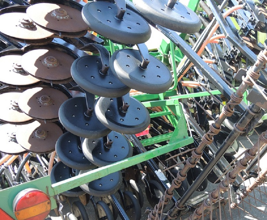 GREAT PLAINS NTA 2000 - 2008 ROK - Szemenkénti vetőgép: 3 kép. GREAT PLAINS NTA 2000 - 2008 ROK - Szemenkénti vetőgép: 3 kép.