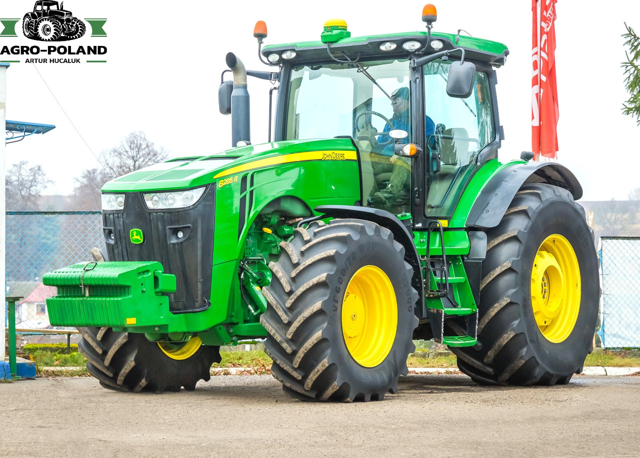 JOHN DEERE 8285 R - POWERSHIFT - 2012 ROK - GPS - AUTOTRAC - Traktor: 2 kép. JOHN DEERE 8285 R - POWERSHIFT - 2012 ROK - GPS - AUTOTRAC - Traktor: 2 kép.