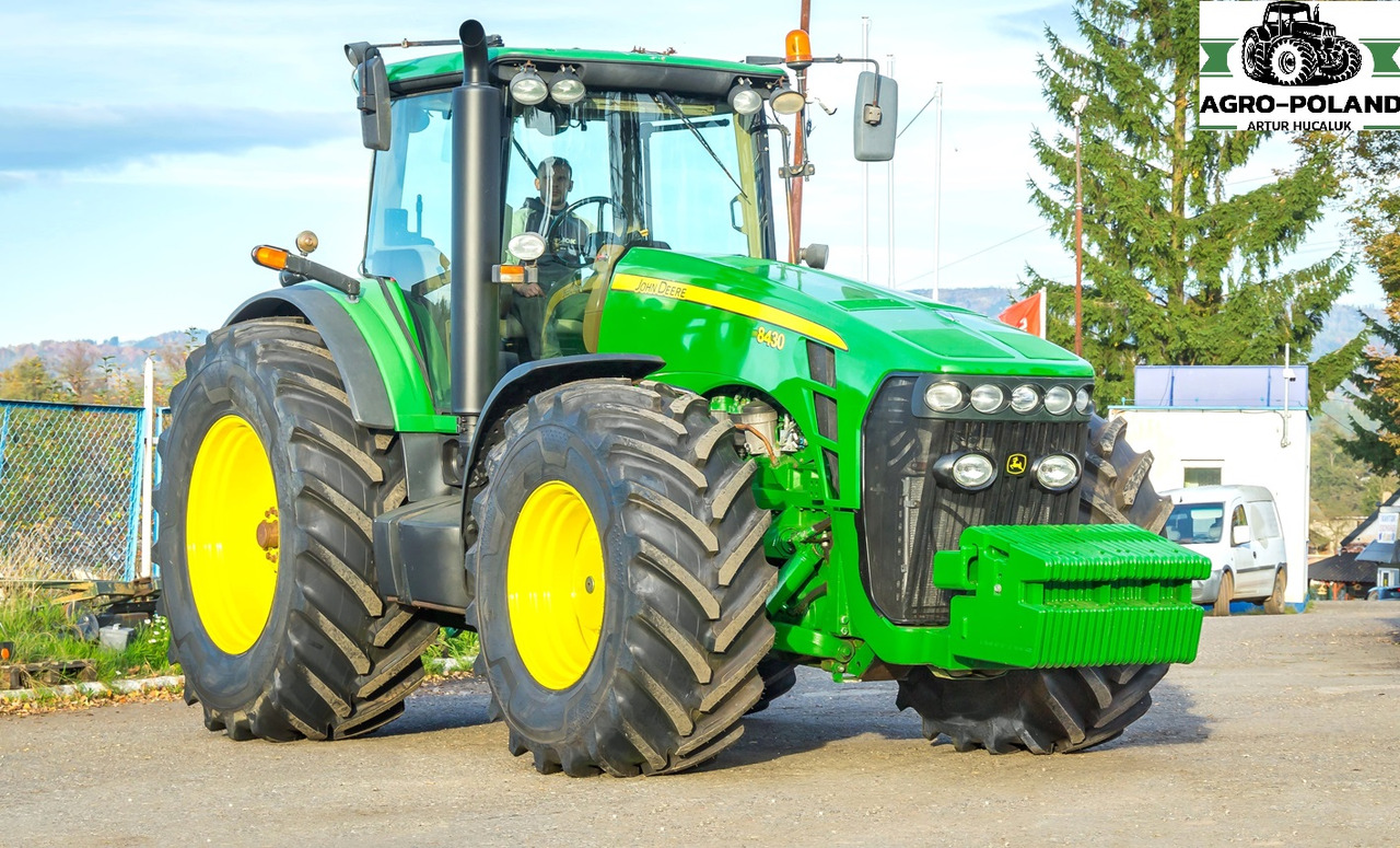 JOHN DEERE 8430 - 2008 ROK - 50 km/h 11.206 h - Traktor: 2 kép. JOHN DEERE 8430 - 2008 ROK - 50 km/h 11.206 h - Traktor: 2 kép.