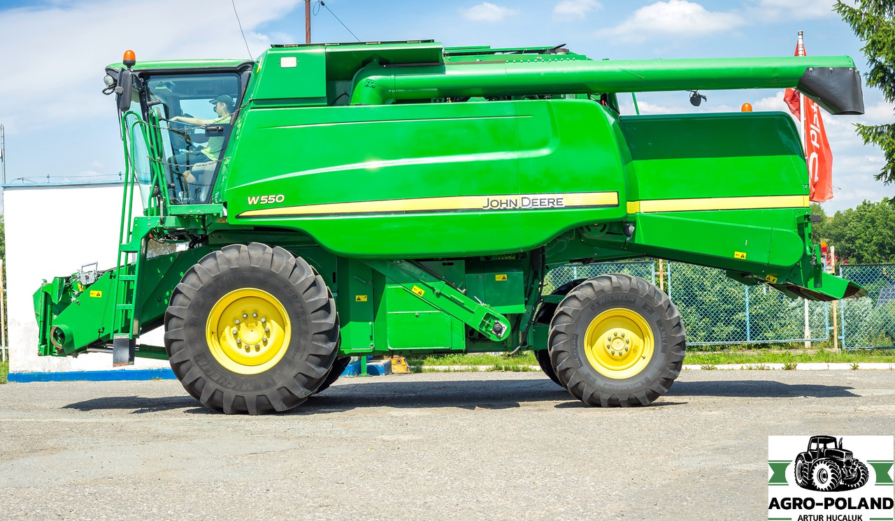 JOHN DEERE W 550 - 2981 h - 5,5 M - 2011 ROK - Kombájn: 3 kép. JOHN DEERE W 550 - 2981 h - 5,5 M - 2011 ROK - Kombájn: 3 kép.