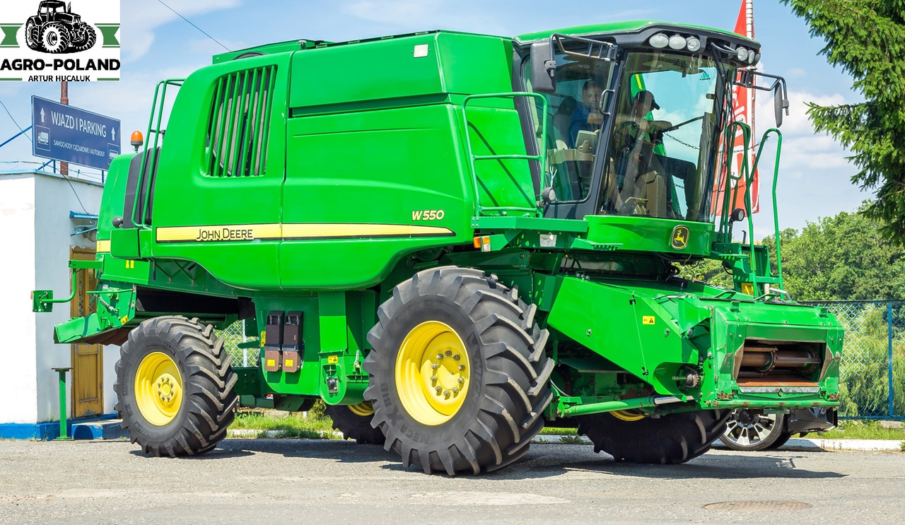 JOHN DEERE W 550 - 2981 h - 5,5 M - 2011 ROK - Kombájn: 1 kép. JOHN DEERE W 550 - 2981 h - 5,5 M - 2011 ROK - Kombájn: 1 kép.