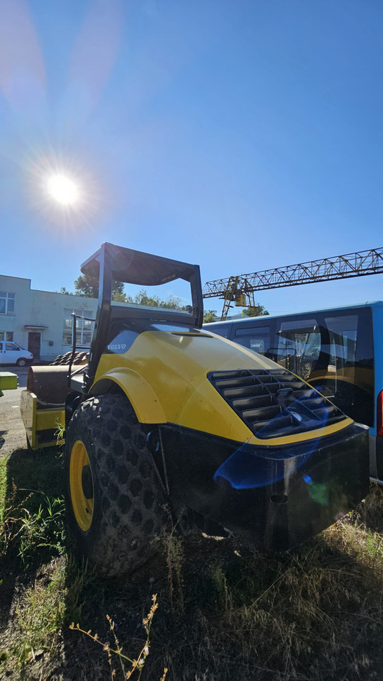 VOLVO SD100D - Henger: 4 kép. VOLVO SD100D - Henger: 4 kép.