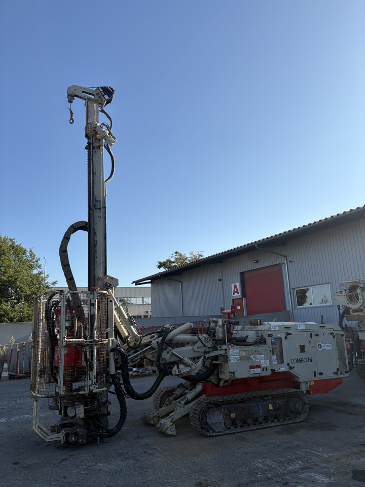 COMACCHIO MC 8 - Fúrógép: 1 kép. COMACCHIO MC 8 - Fúrógép: 1 kép.