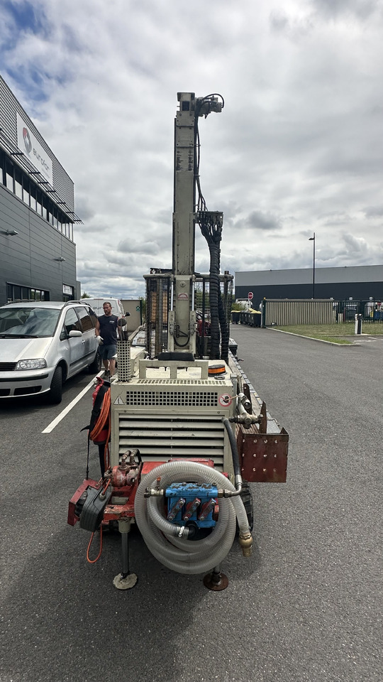 Comacchio GEO 205 - Fúrógép: 4 kép. Comacchio GEO 205 - Fúrógép: 4 kép.