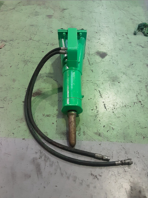 MONTABERT BRP70 - Hidraulikus törőfej: 3 kép. MONTABERT BRP70 - Hidraulikus törőfej: 3 kép.