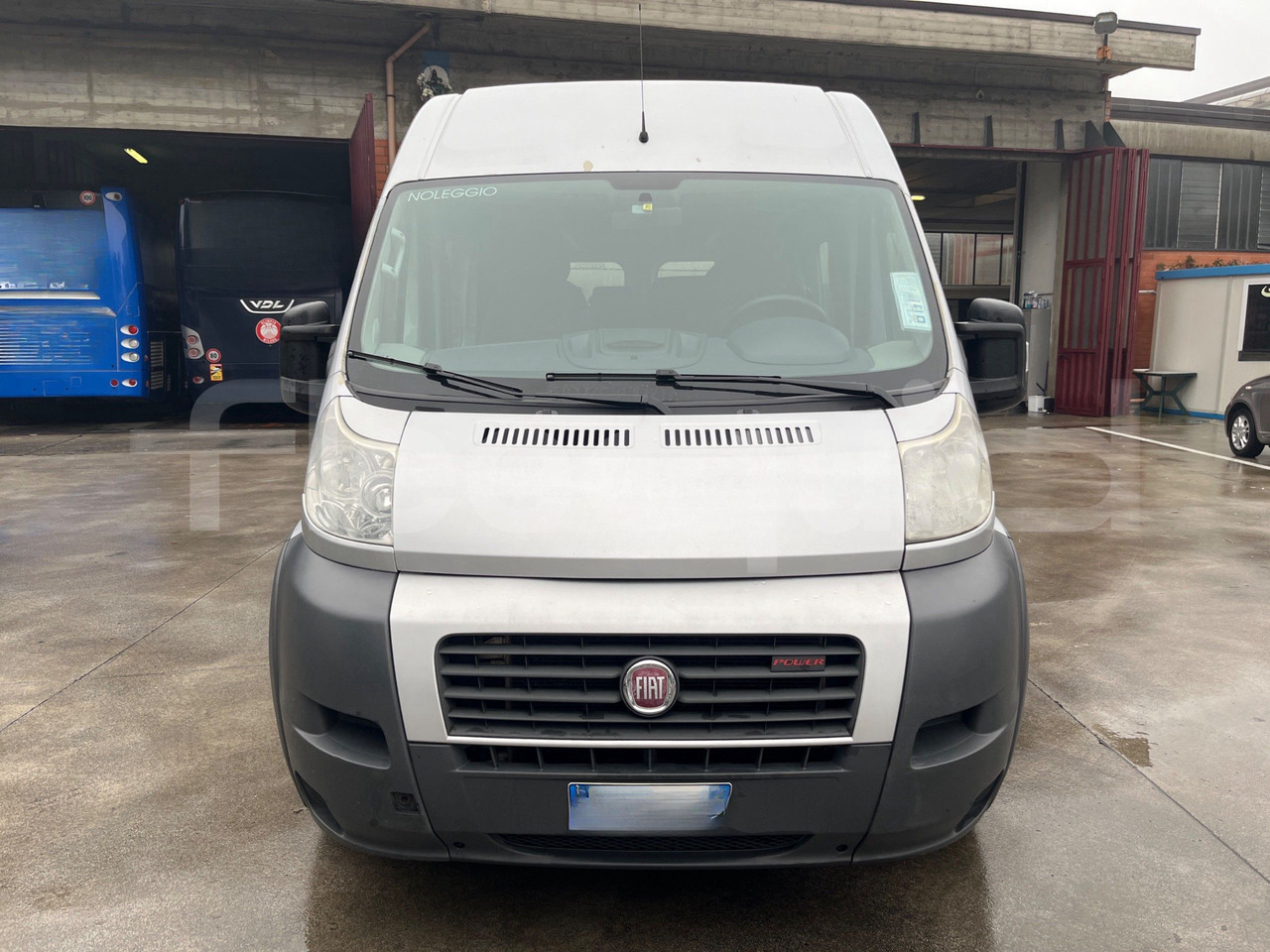 Fiat Ducato - Távolsági busz: 2 kép. Fiat Ducato - Távolsági busz: 2 kép.