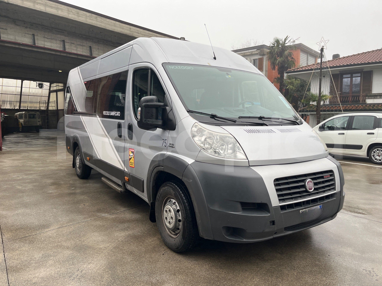Fiat Ducato - Távolsági busz: 1 kép. Fiat Ducato - Távolsági busz: 1 kép.