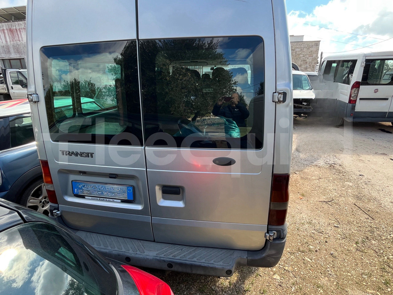 Ford Transit - Minibusz, Kisbusz: 5 kép. Ford Transit - Minibusz, Kisbusz: 5 kép.