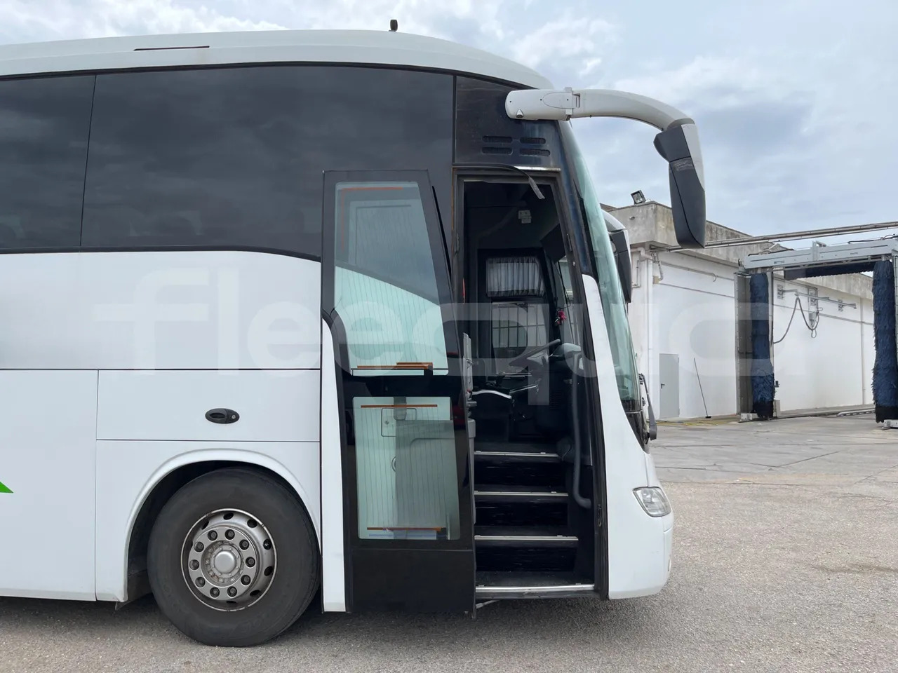 Távolsági busz Irisbus New Domino: 15 kép.