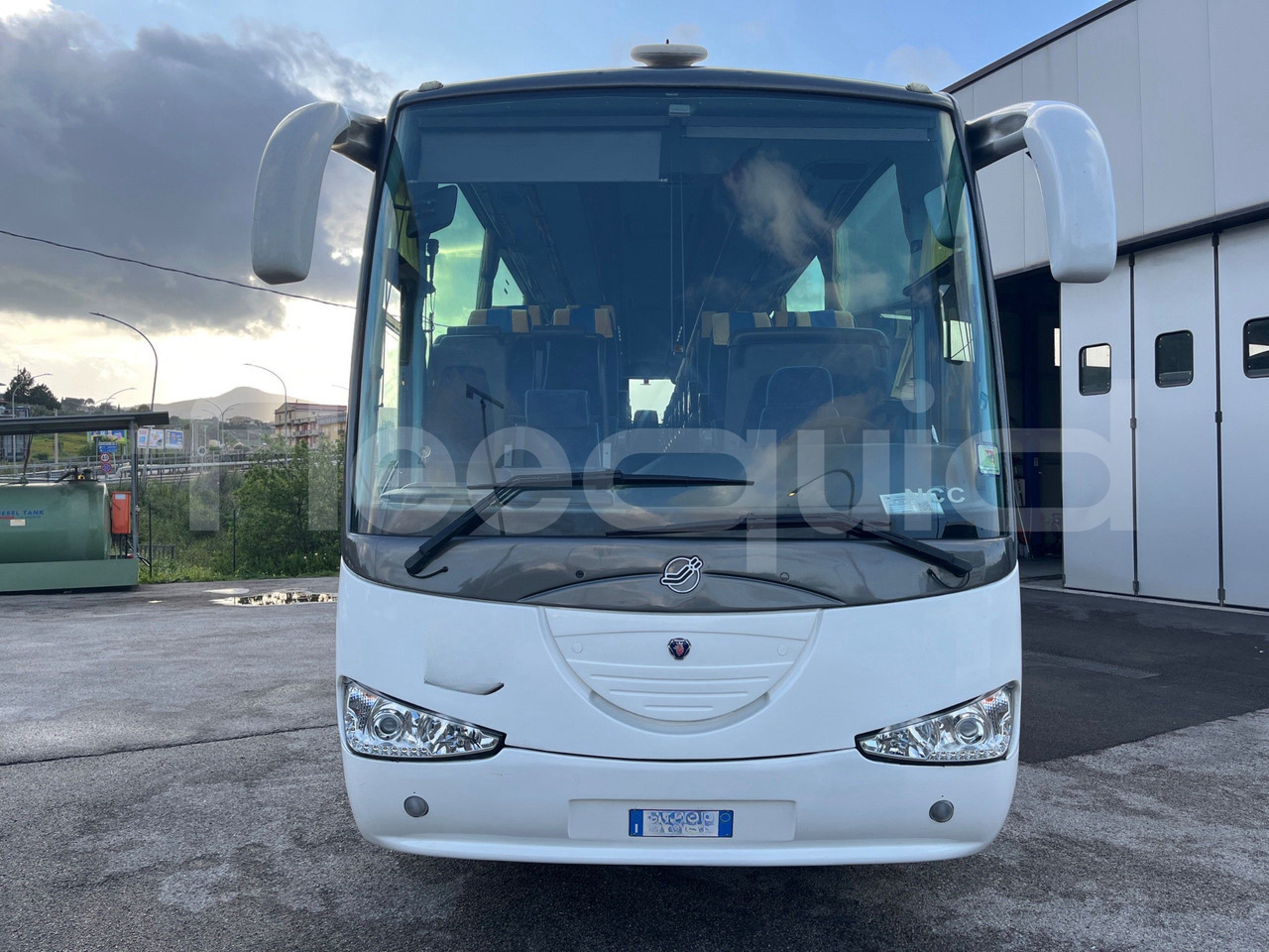 Irizar Scania Century - Távolsági busz: 2 kép. Irizar Scania Century - Távolsági busz: 2 kép.
