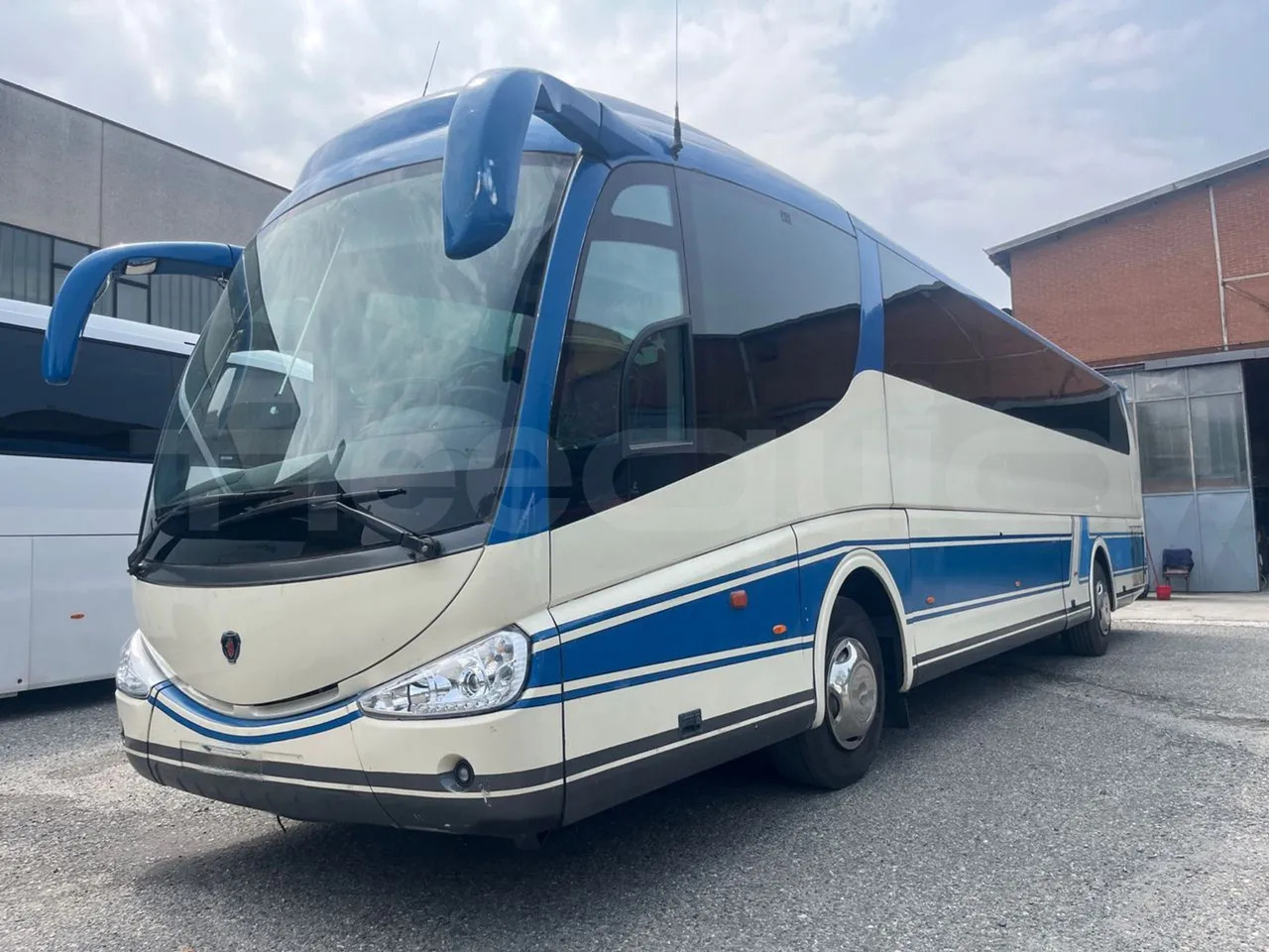 Irizar Scania - Távolsági busz: 3 kép. Irizar Scania - Távolsági busz: 3 kép.