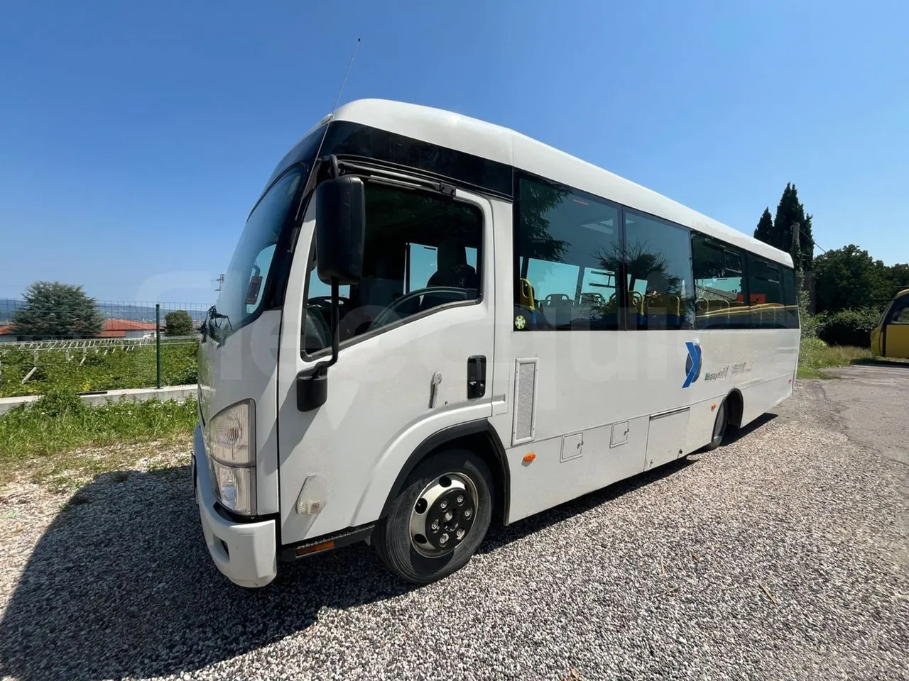 Isuzu P65 - Iskolabusz: 4 kép. Isuzu P65 - Iskolabusz: 4 kép.