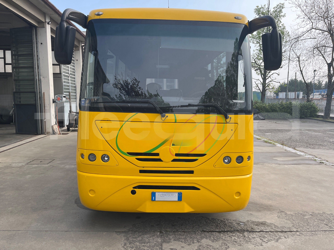 Iveco 100/E4 - Iskolabusz: 2 kép. Iveco 100/E4 - Iskolabusz: 2 kép.