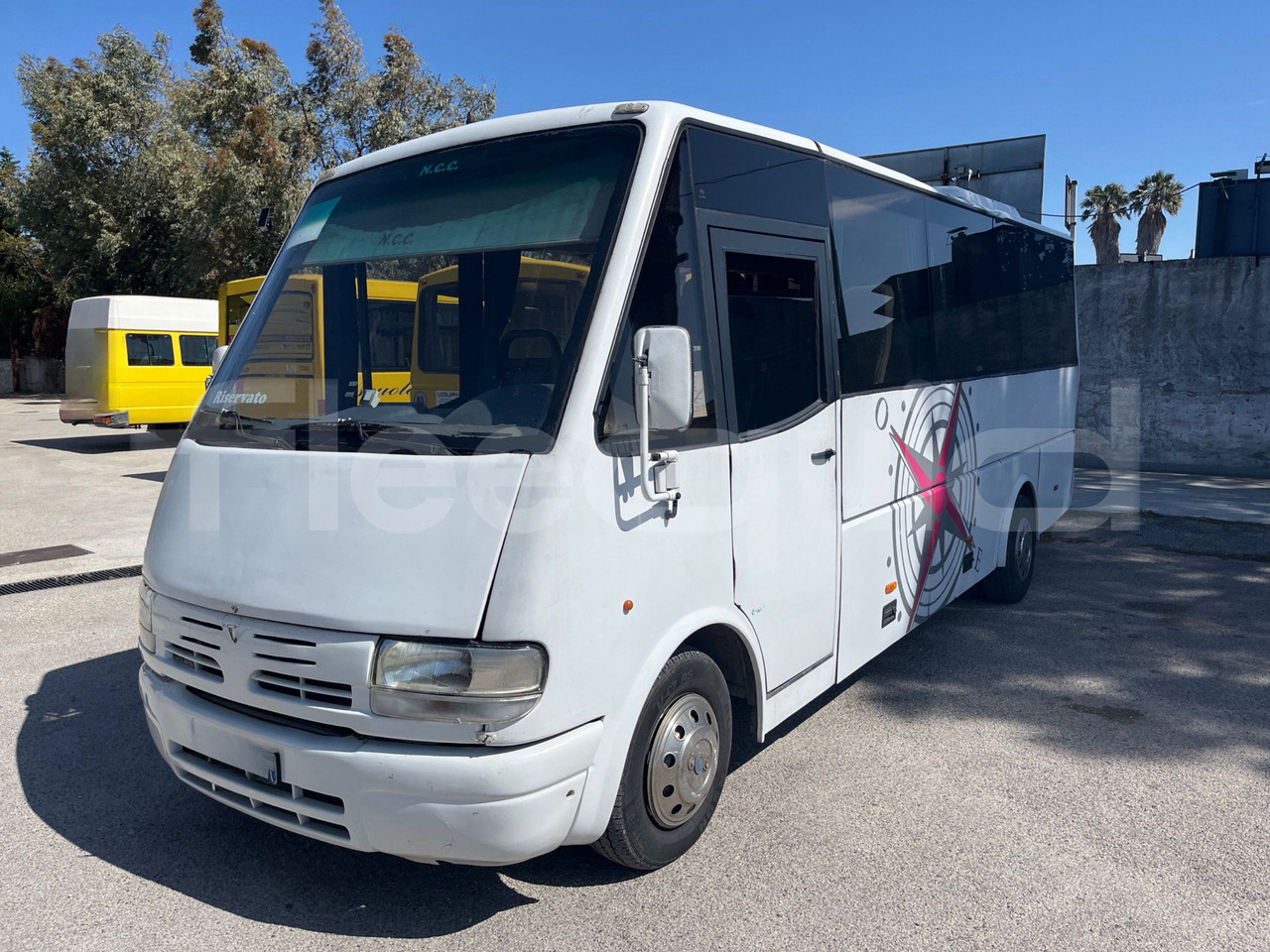 Iveco 59E12 - Minibusz, Kisbusz: 4 kép. Iveco 59E12 - Minibusz, Kisbusz: 4 kép.