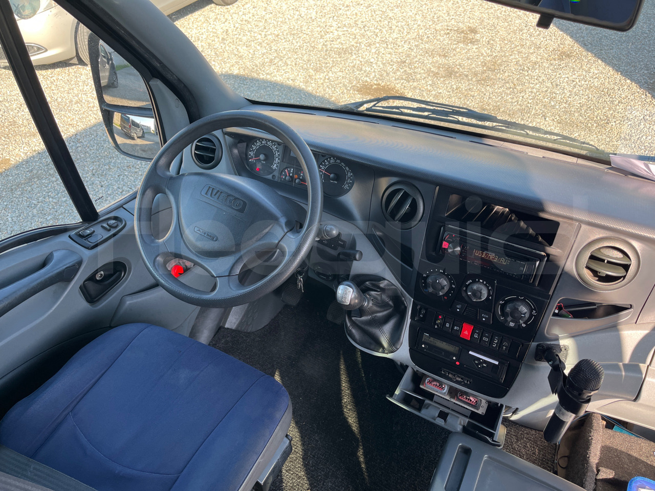 Minibusz, Kisbusz Iveco A50: 15 kép.