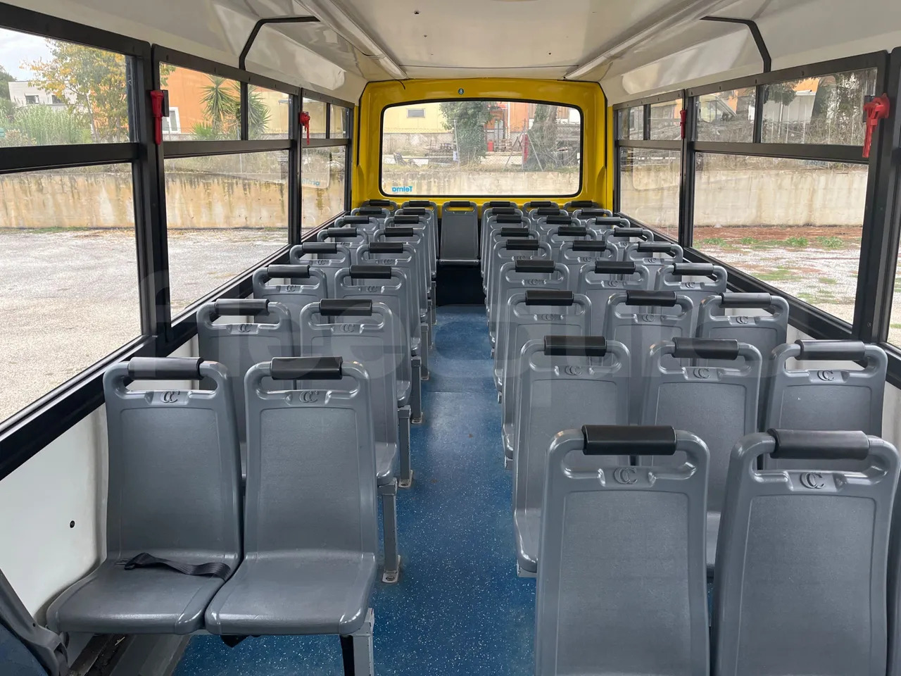 Városi busz Iveco Cacciamali: 22 kép. Városi busz Iveco Cacciamali: 22 kép.