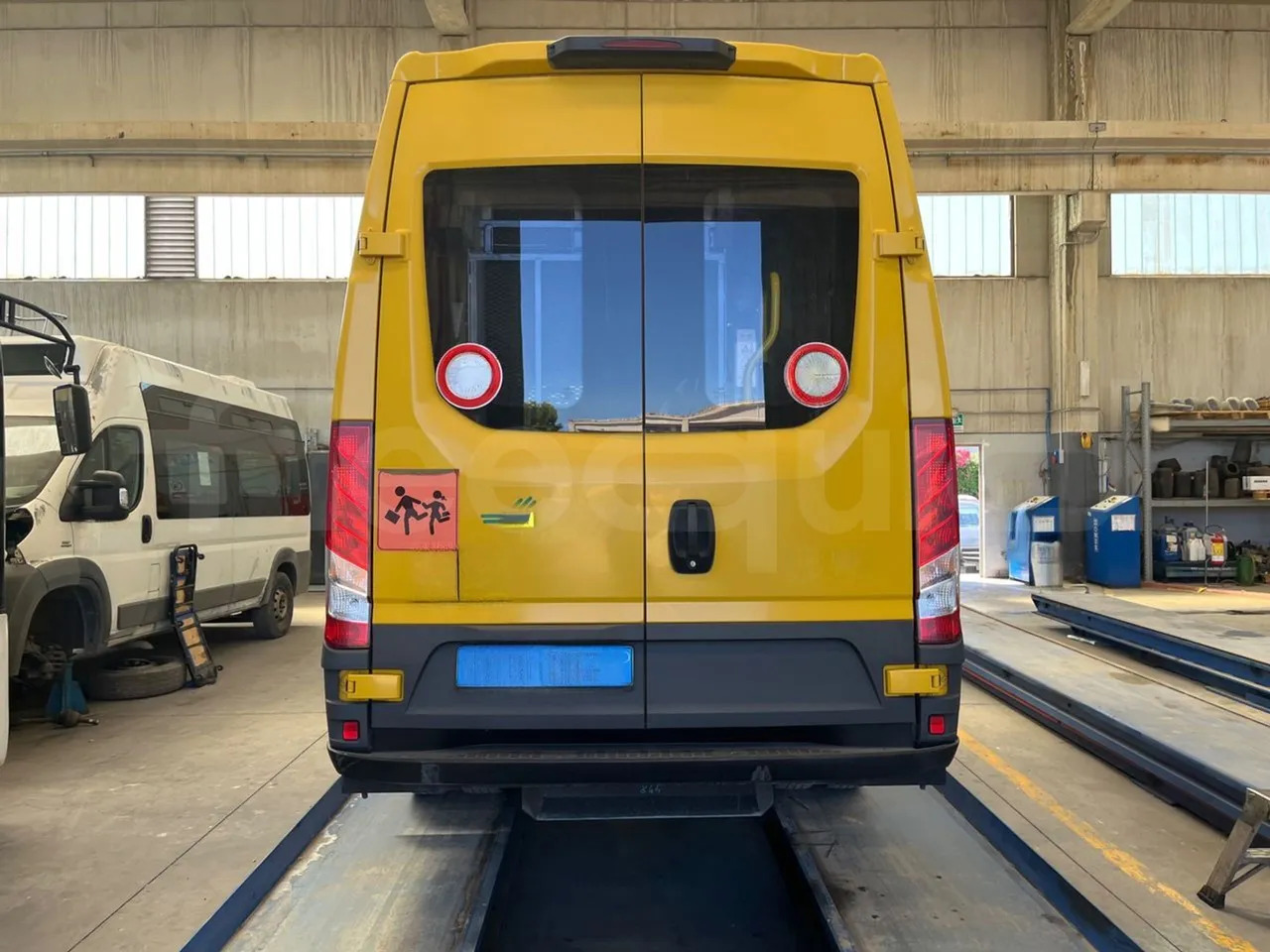 Iveco Daily - Iskolabusz: 5 kép. Iveco Daily - Iskolabusz: 5 kép.