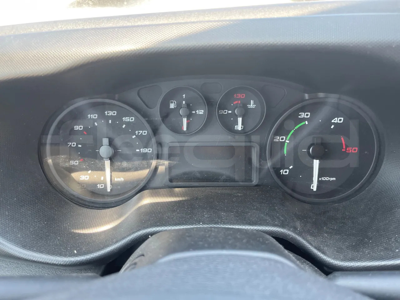 Iveco Daily - Minibusz, Kisbusz: 2 kép. Iveco Daily - Minibusz, Kisbusz: 2 kép.