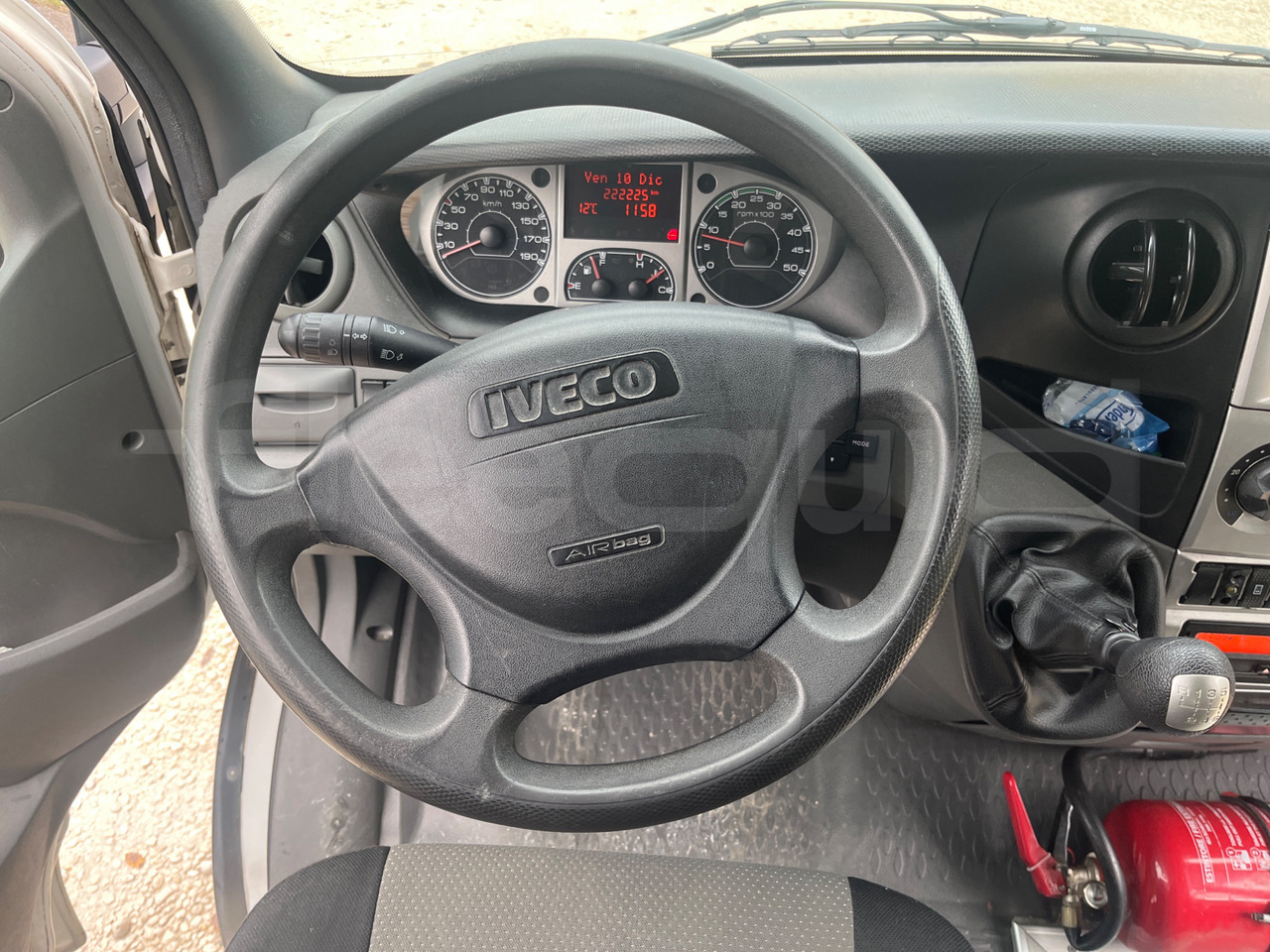 Iveco Daily - Iskolabusz: 3 kép. Iveco Daily - Iskolabusz: 3 kép.