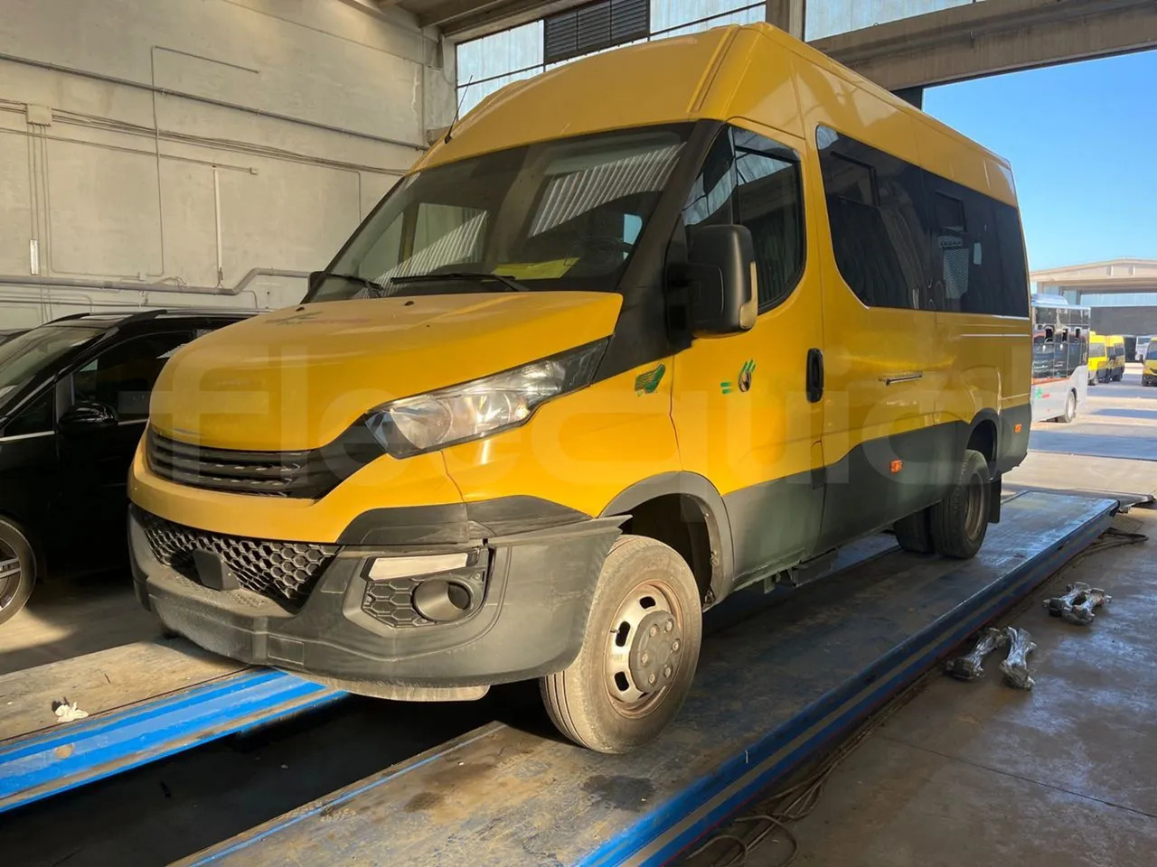 Iveco Daily - Iskolabusz: 4 kép. Iveco Daily - Iskolabusz: 4 kép.