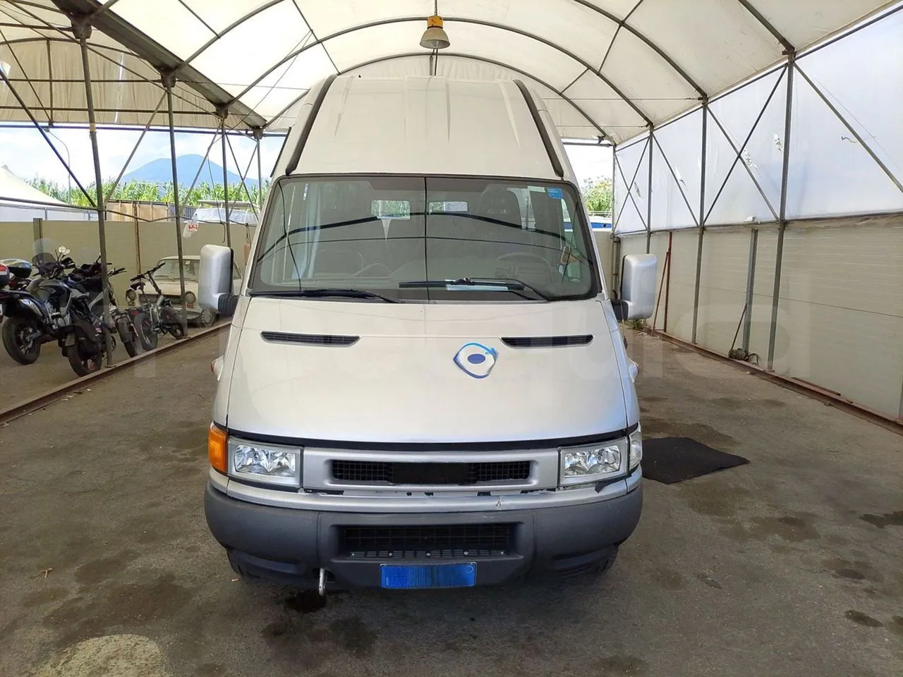Iveco Daily - Minibusz, Kisbusz: 2 kép. Iveco Daily - Minibusz, Kisbusz: 2 kép.