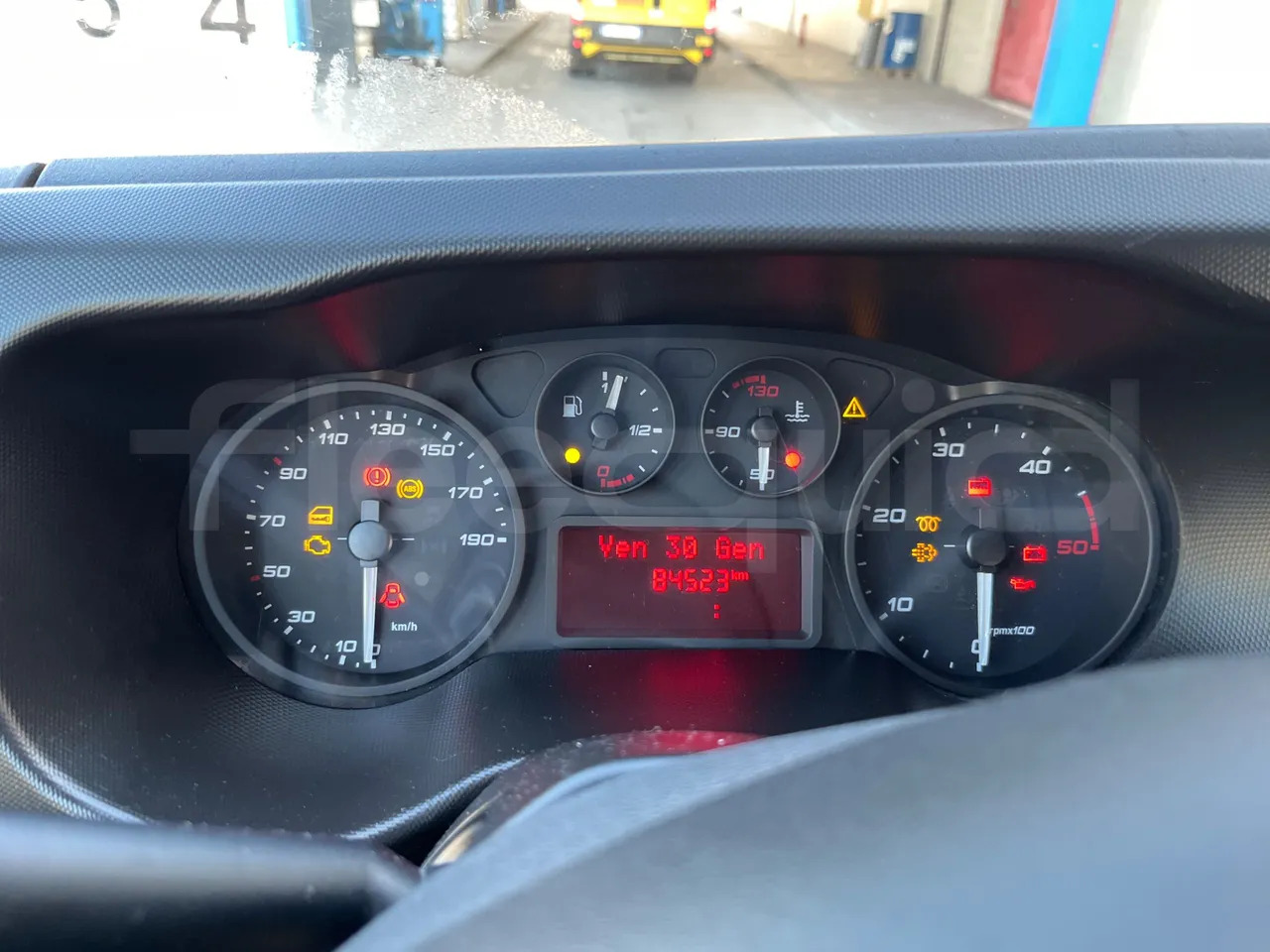 Iveco Daily - Iskolabusz: 3 kép. Iveco Daily - Iskolabusz: 3 kép.