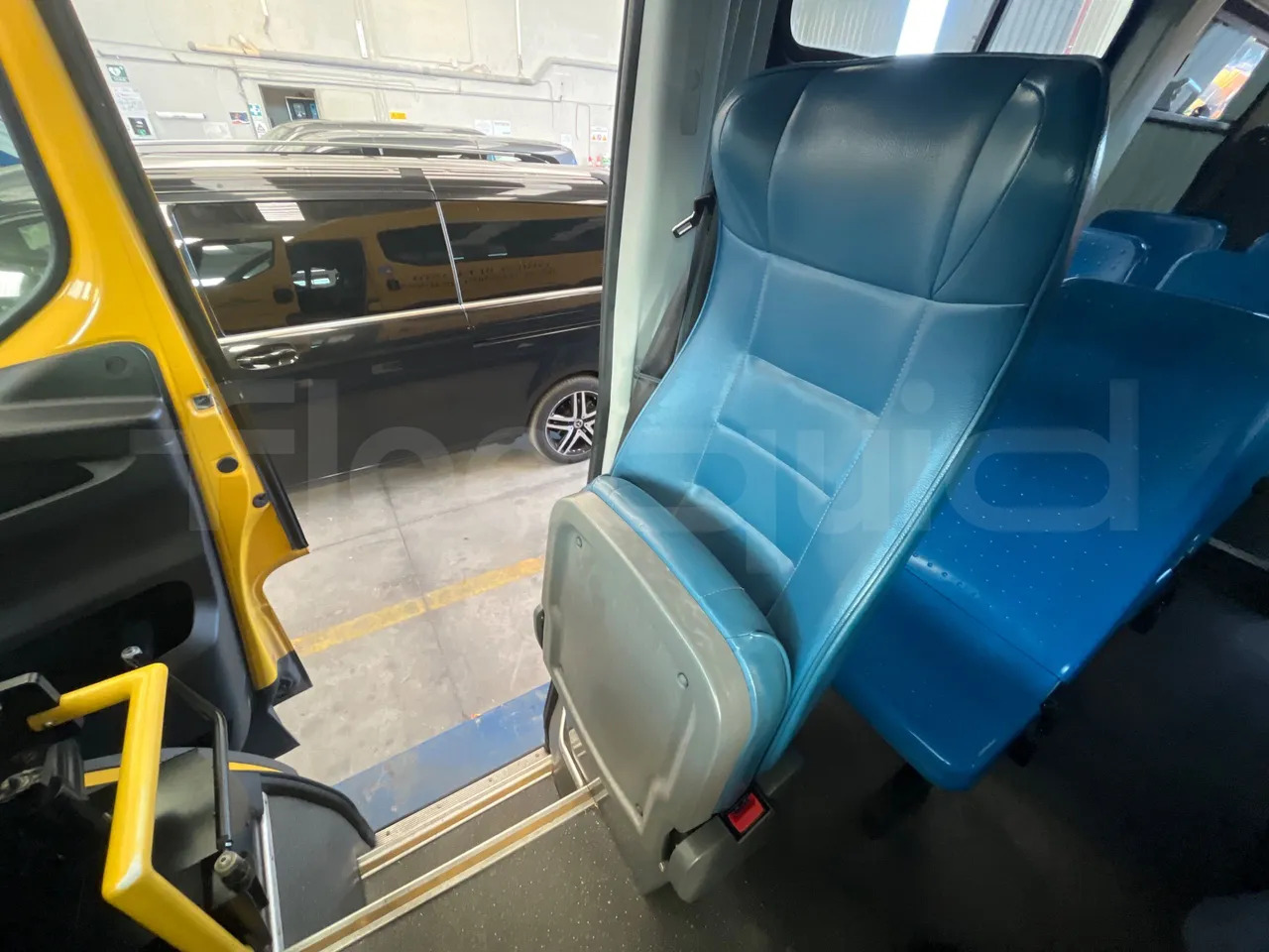 Iskolabusz Iveco Daily: 16 kép.