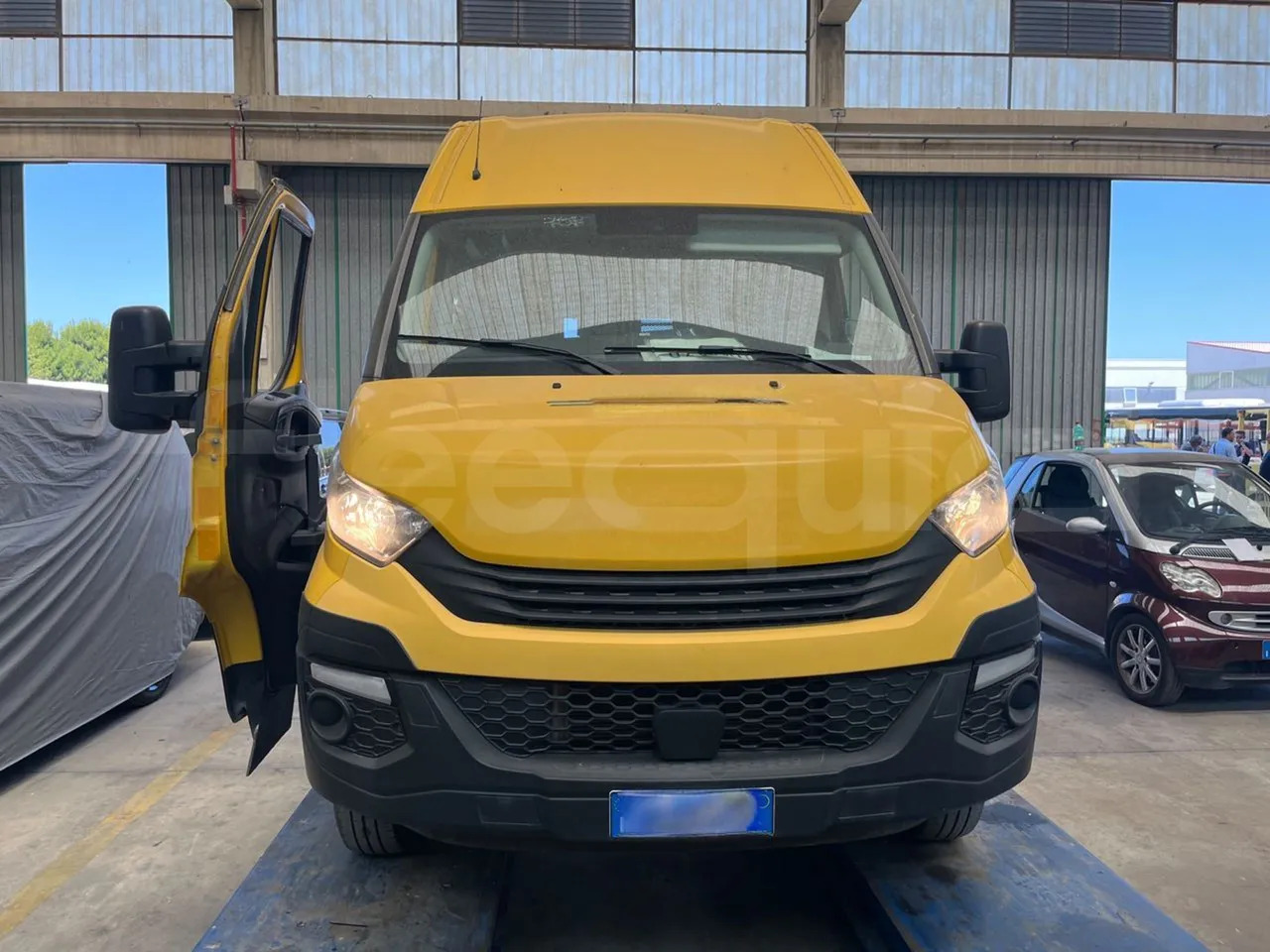 Iveco Daily - Iskolabusz: 2 kép. Iveco Daily - Iskolabusz: 2 kép.