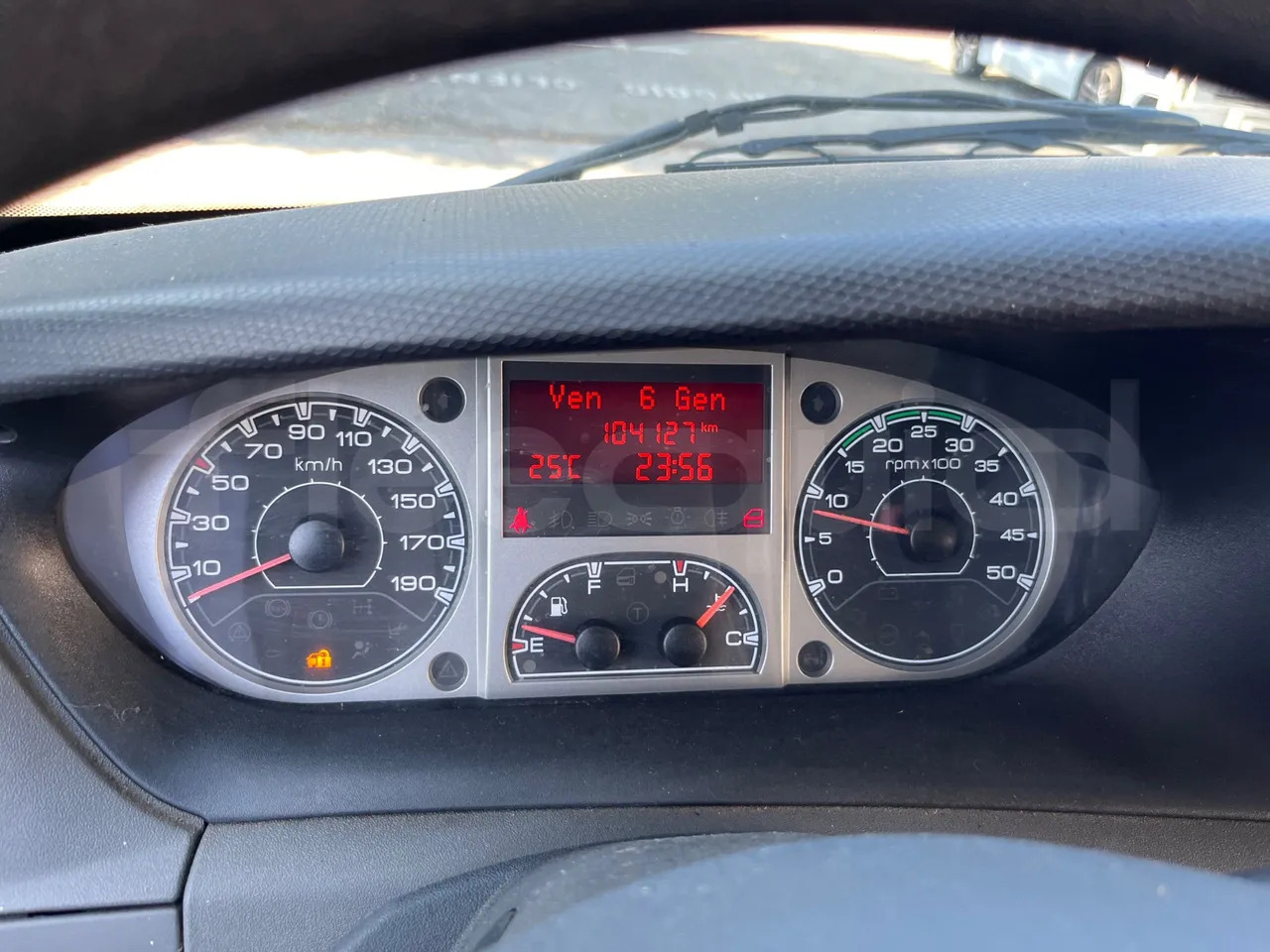 Iveco Daily - Helyközi busz: 3 kép. Iveco Daily - Helyközi busz: 3 kép.