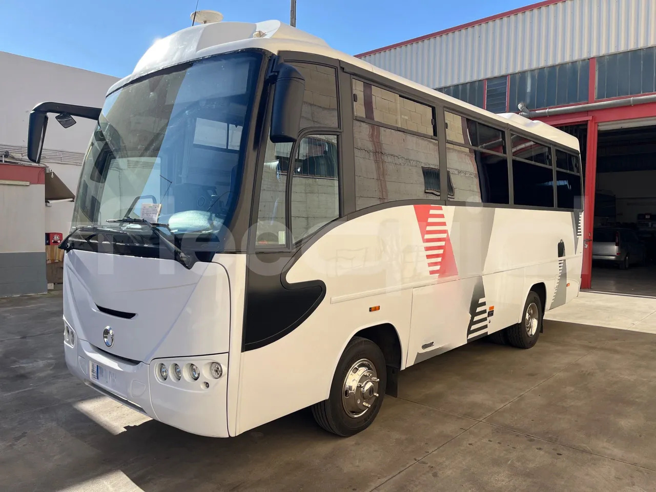Iveco E24 - Távolsági busz: 4 kép. Iveco E24 - Távolsági busz: 4 kép.