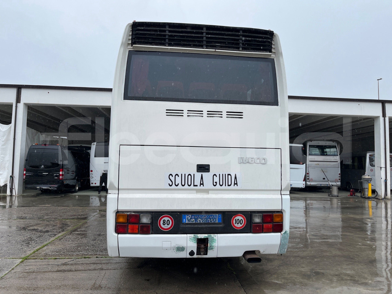 Iveco Euroclass - Távolsági busz: 5 kép. Iveco Euroclass - Távolsági busz: 5 kép.