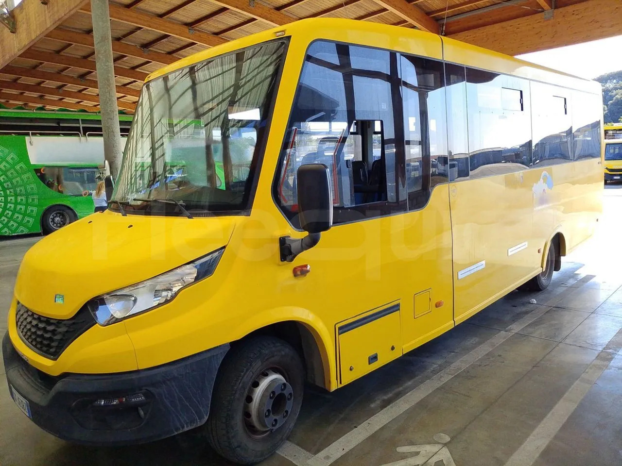 Iveco Indcar - Iskolabusz: 4 kép. Iveco Indcar - Iskolabusz: 4 kép.