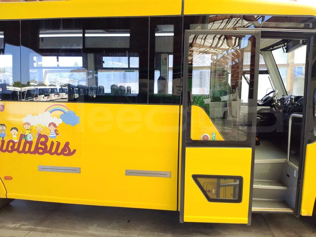 Iskolabusz Iveco Indcar: 12 kép.