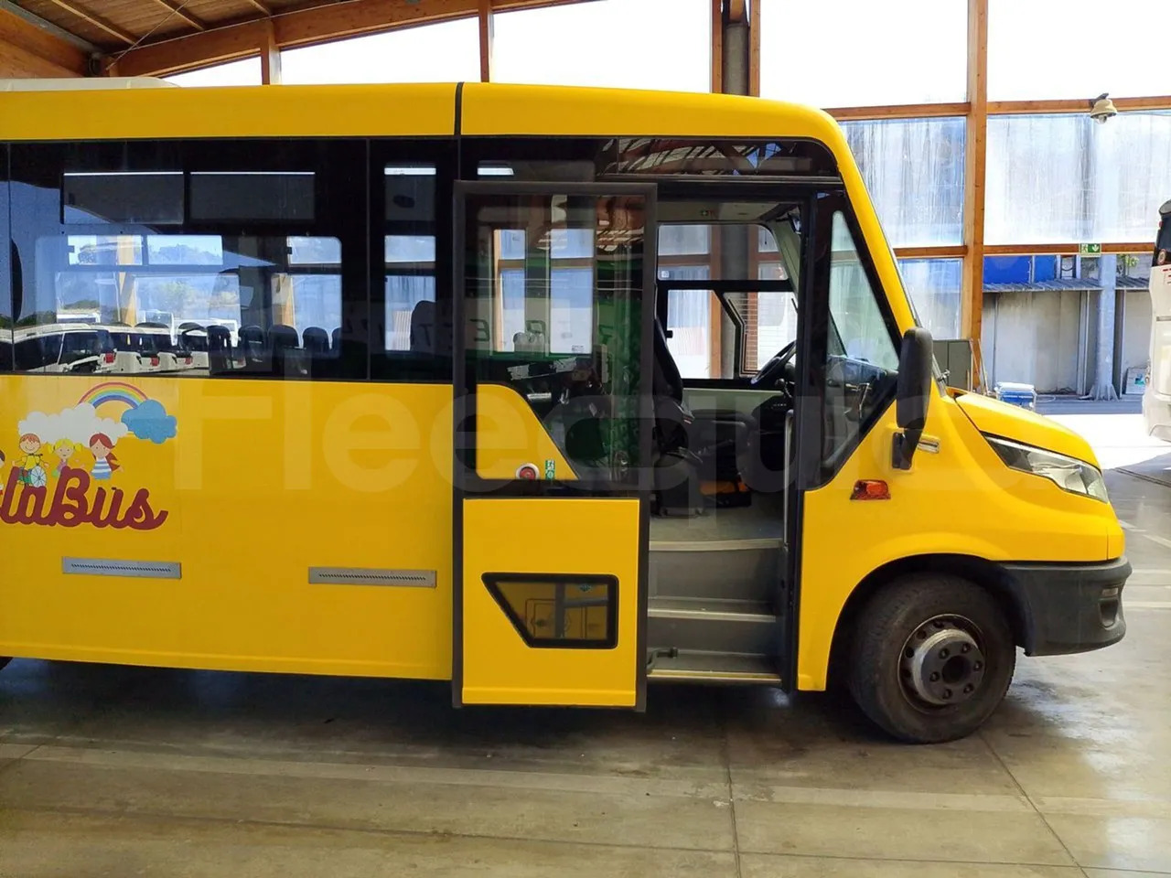 Iskolabusz Iveco Indcar: 11 kép.