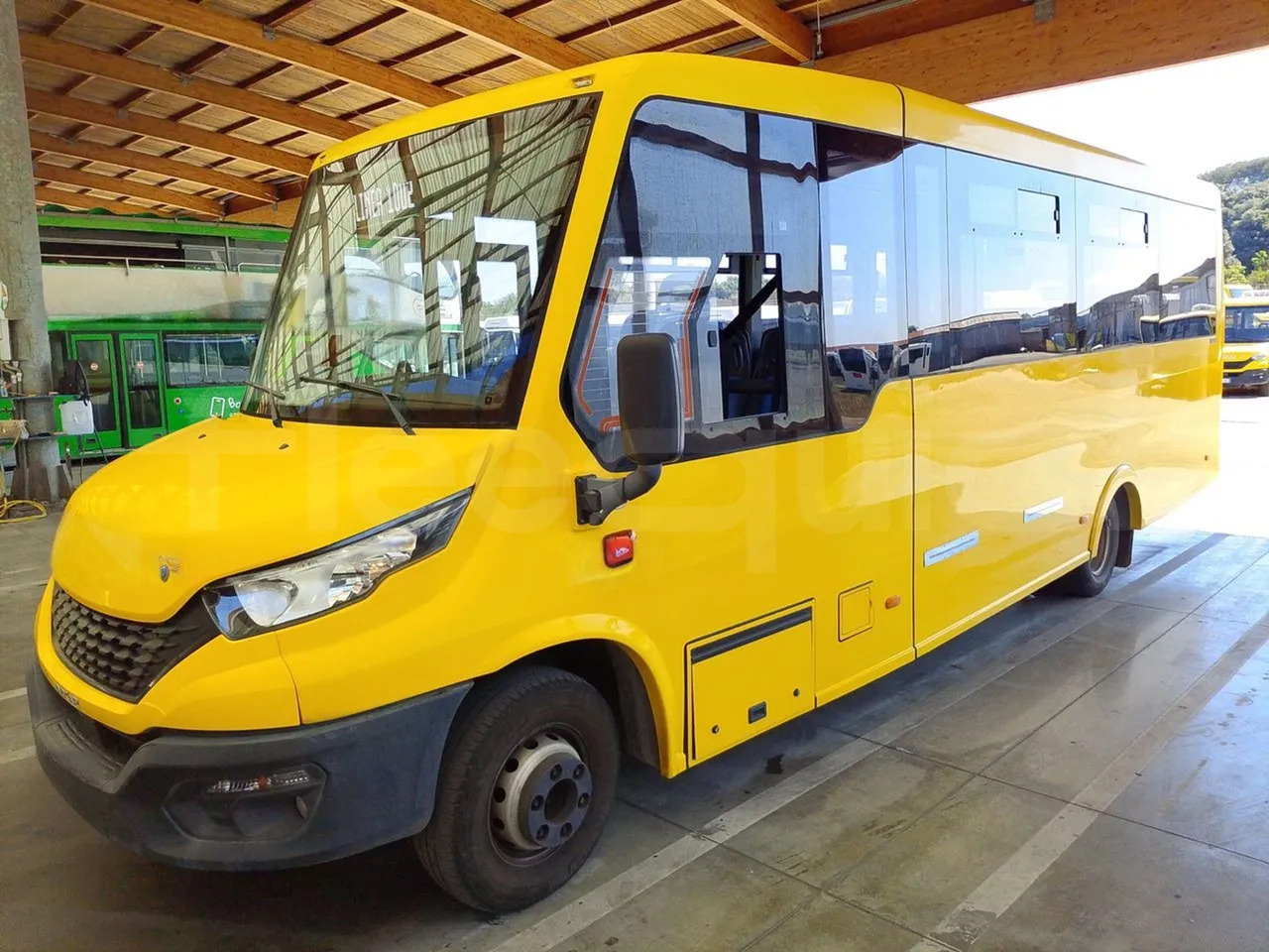 Iveco Indcar - Iskolabusz: 4 kép. Iveco Indcar - Iskolabusz: 4 kép.