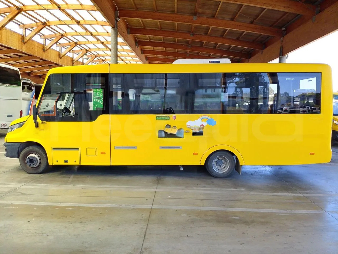 Iskolabusz Iveco Indcar: 6 kép.