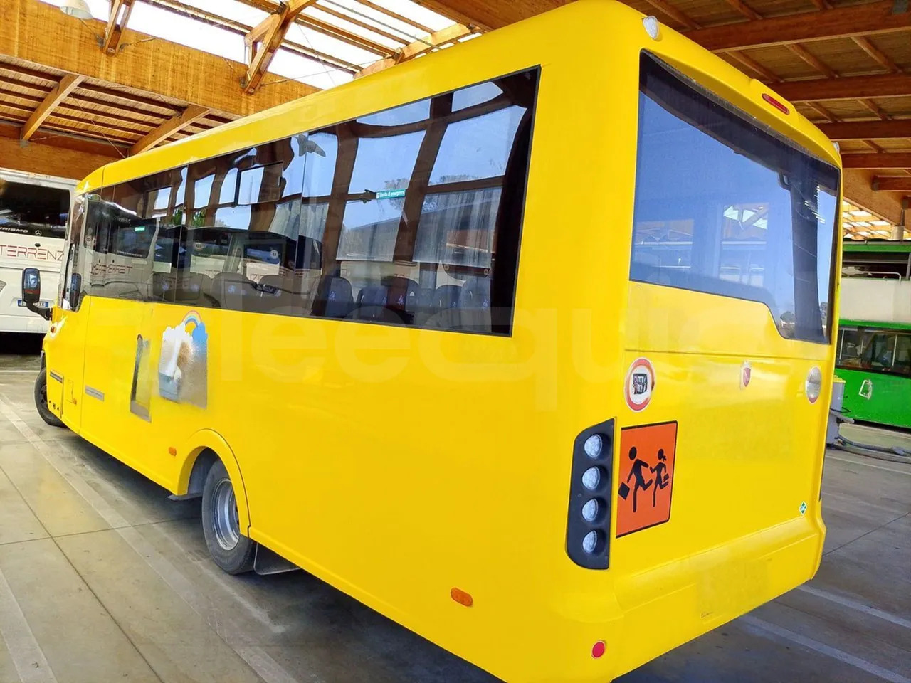 Iskolabusz Iveco Indcar: 7 kép.