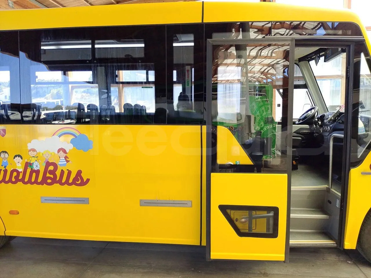 Iskolabusz Iveco Indcar: 14 kép.