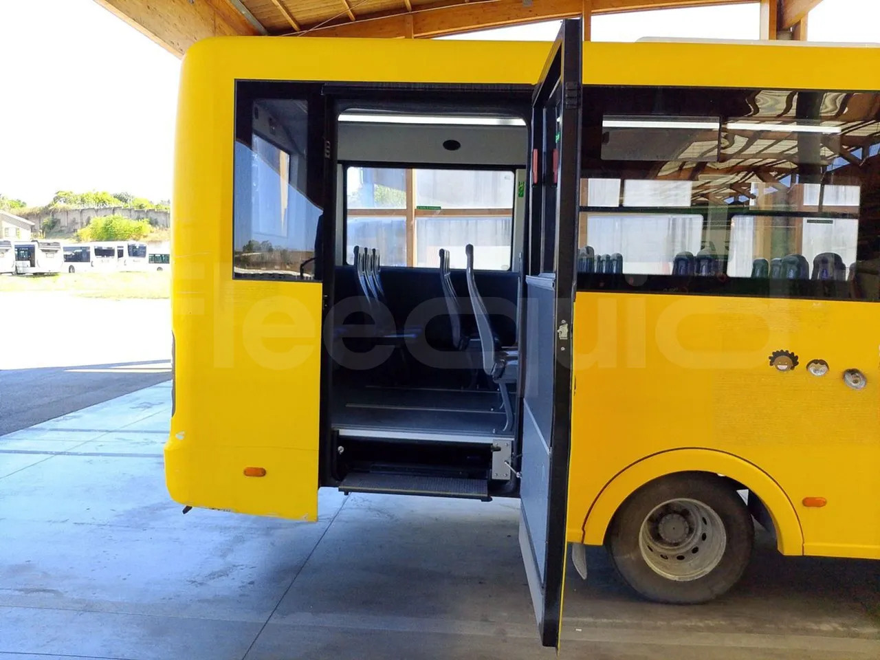 Iskolabusz Iveco Indcar: 13 kép.