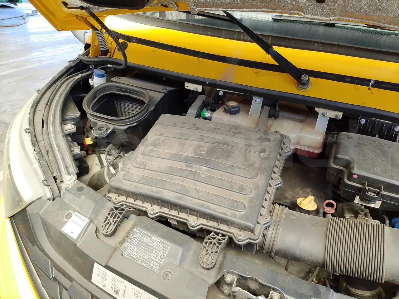 Iskolabusz Iveco Indcar: 18 kép.