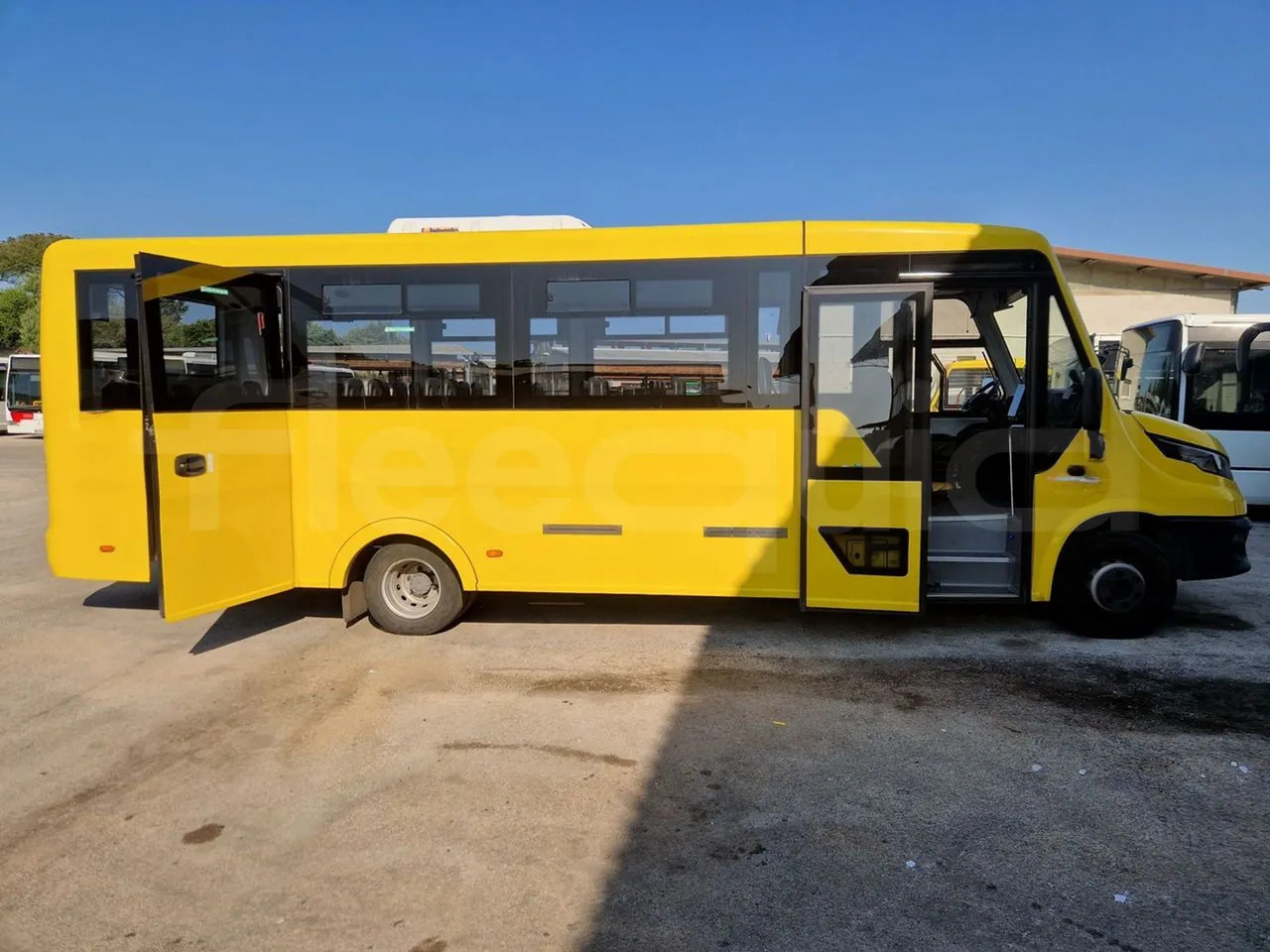 Iskolabusz Iveco Indcar: 14 kép.