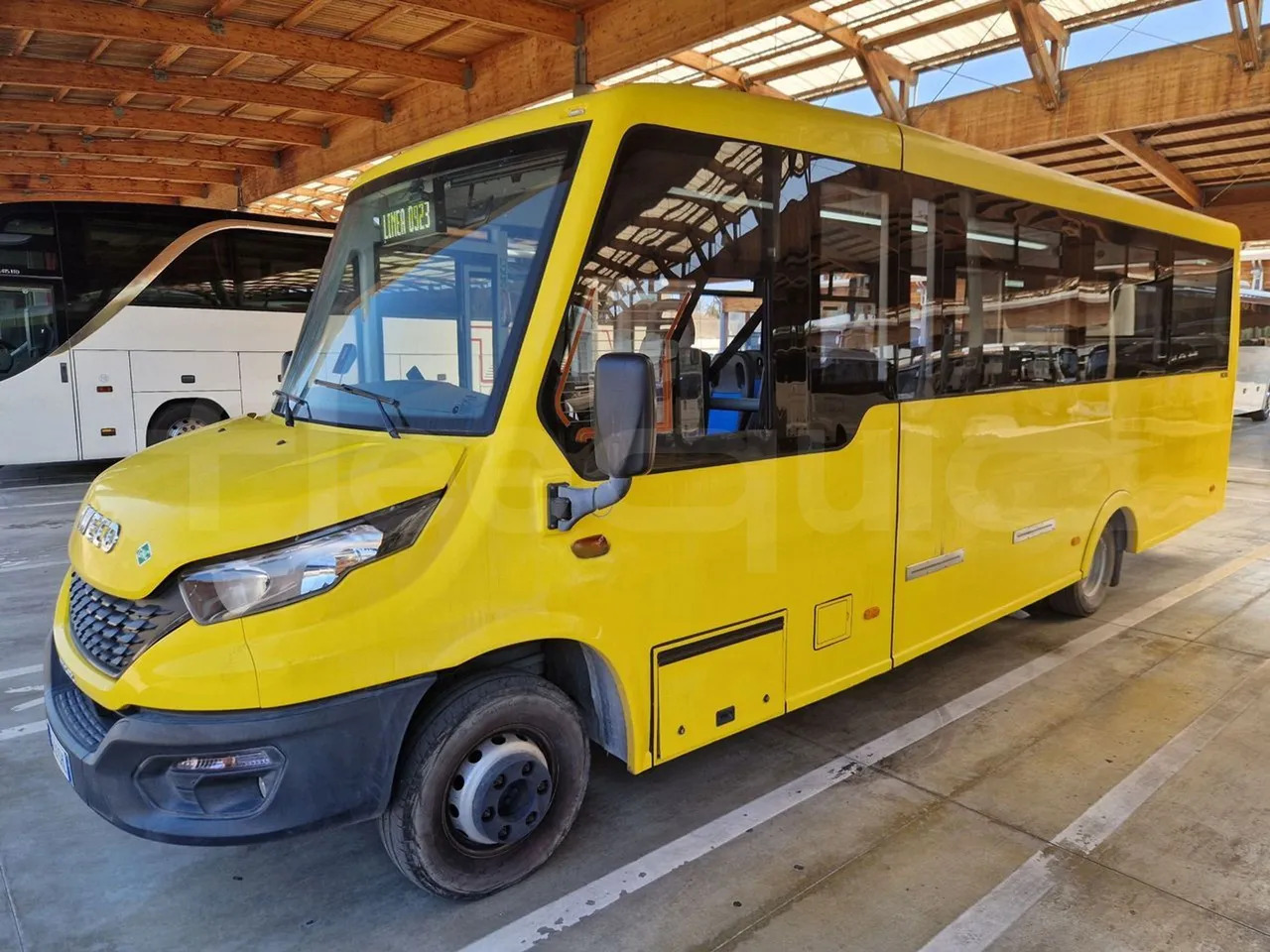 Iveco Indcar - Iskolabusz: 3 kép. Iveco Indcar - Iskolabusz: 3 kép.