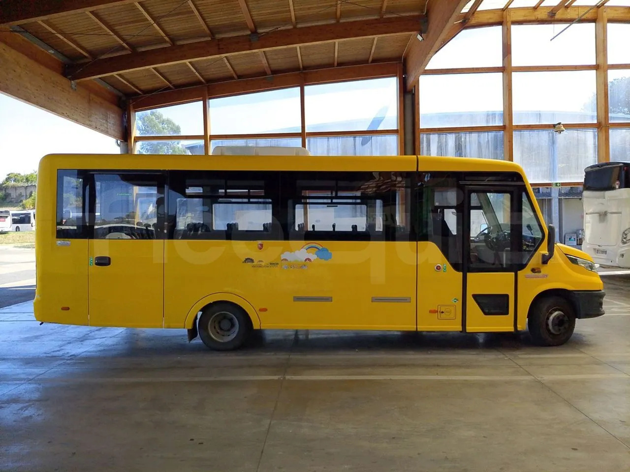 Iskolabusz Iveco Indcar: 10 kép.