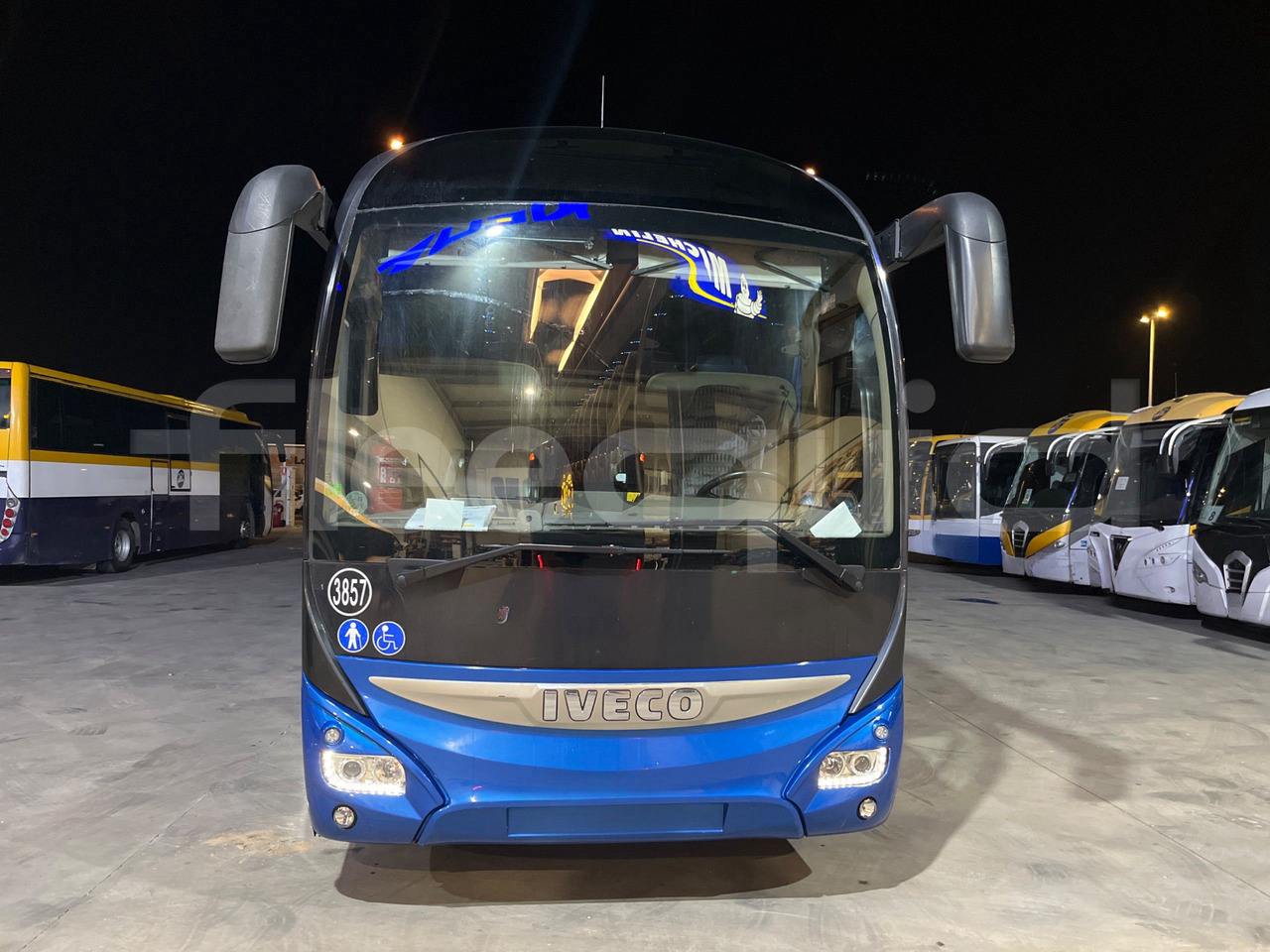 Iveco Magelys - Távolsági busz: 2 kép. Iveco Magelys - Távolsági busz: 2 kép.